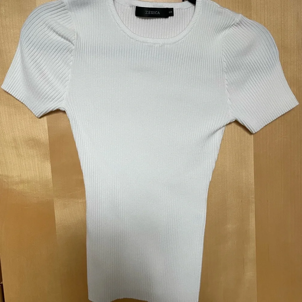 Women's White Ribbed Top - Picture 1 of 1